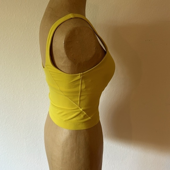 Lululemon sz 4 Align Tank Yellow Pear great pre owned condition with pads - Picture 3 of 6